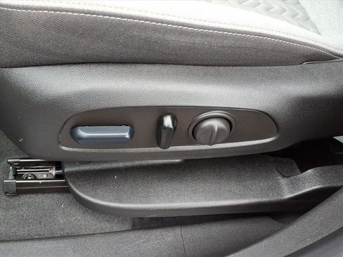 Certified 2024 Chevrolet Equinox LS w/ LS Convenience Package image 6