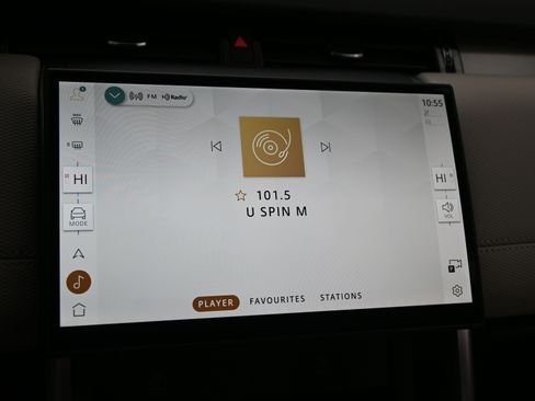 Certified 2025 Land Rover Discovery Sport Dynamic SE image 13