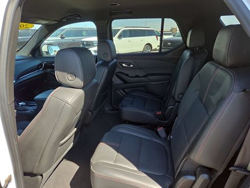 Used 2023 Chevrolet Traverse RS AWD/4WD image 19