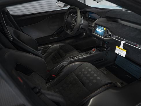Used 2019 Ford GT RWD image 39