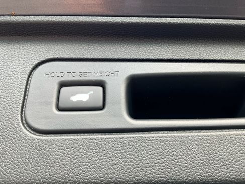 Used 2025 Honda Pilot EX-L image 22