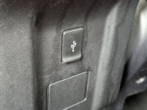 Used 2019 Mitsubishi Outlander SEL image 24