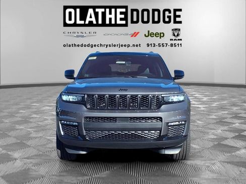 New 2025 Jeep Grand Cherokee L Limited AWD/4WD image 32