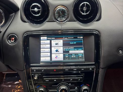Used 2015 Jaguar XJ RWD image 18