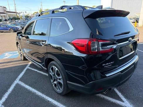 Used 2023 Subaru Ascent Touring AWD/4WD image 6