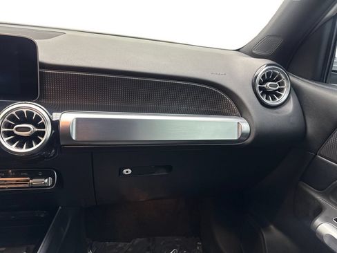 Used 2021 Mercedes-Benz GLB 250 w/ Premium Package image 55