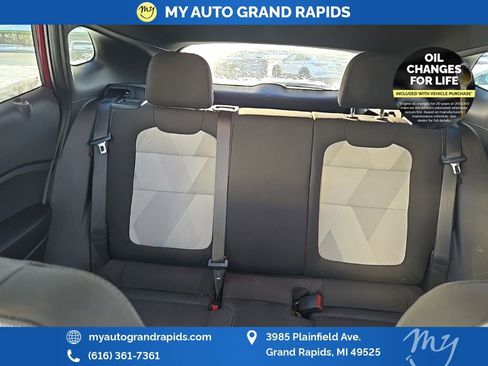 Used 2024 Chevrolet Trax RS image 10