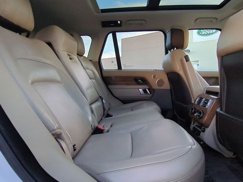 Used 2020 Land Rover Range Rover HSE image 25