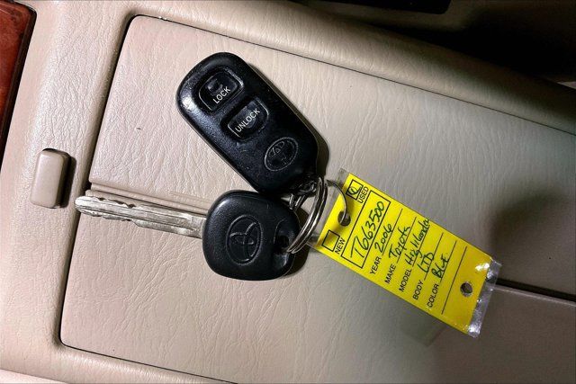 Used 2006 Toyota Highlander Limited AWD/4WD image 11