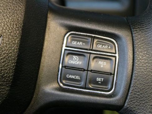 Used 2018 RAM 1500 Classic SLT AWD/4WD image 20
