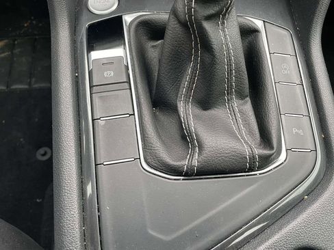 Used 2024 Volkswagen Tiguan SE R-Line w/ MDO Package, Three-Row FWD image 43