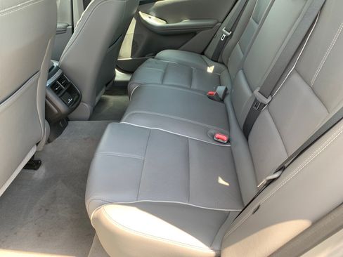 Used 2018 Chevrolet Impala Premier w/ Premier Confidence Package FWD image 8