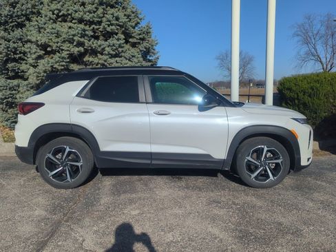 Used 2023 Chevrolet TrailBlazer RS w/ Sun and Liftgate Package image 5