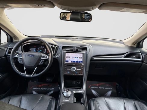 Used 2020 Ford Fusion Titanium AWD/4WD image 22