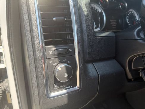 Used 2013 RAM 1500 Laramie w/ Convenience Group AWD/4WD image 19