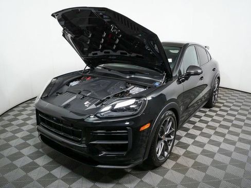 Certified 2025 Porsche Cayenne Turbo GT image 34