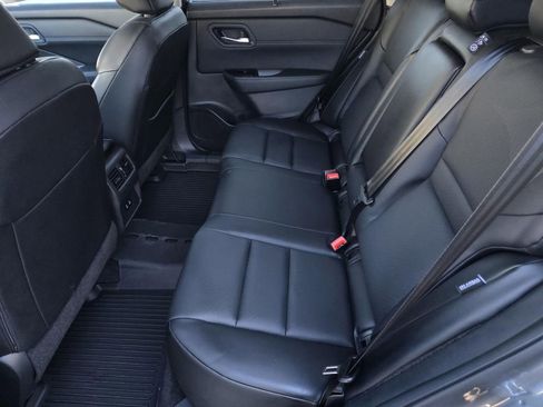 Used 2024 Nissan Rogue SV w/ SV Premium Package image 13