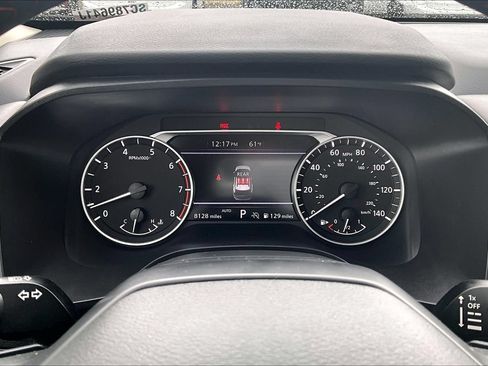 Used 2025 Nissan Rogue SV AWD/4WD image 13