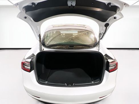 Used 2023 Tesla Model 3 Standard Range RWD image 19