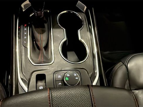 Used 2023 Chevrolet Traverse RS image 29