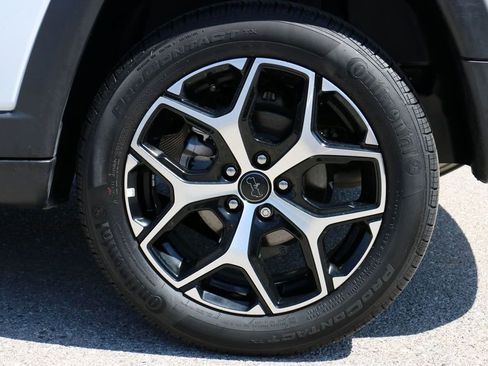Used 2025 Jeep Compass Limited AWD/4WD image 8