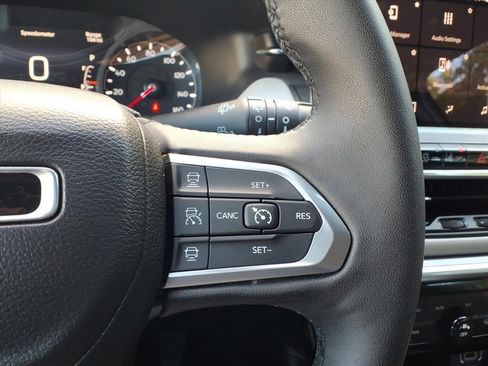 Used 2024 Jeep Compass Limited image 23