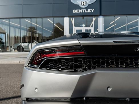 Used 2017 Lamborghini Huracan LP 610-4 Avio image 9