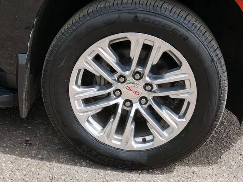Used 2021 GMC Yukon SLT w/ SLT Premium Package AWD/4WD image 5
