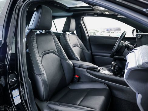 Used 2019 Lexus UX 250h w/ Premium Package image 29