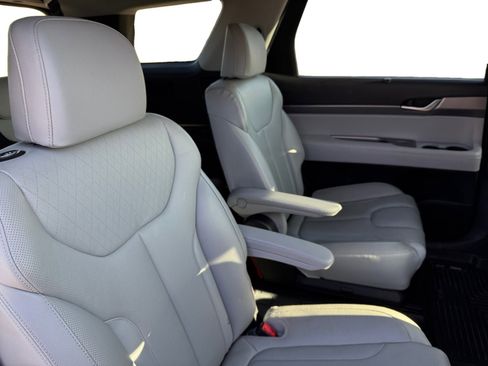 Used 2021 Hyundai Palisade SEL w/ Premium Package image 18