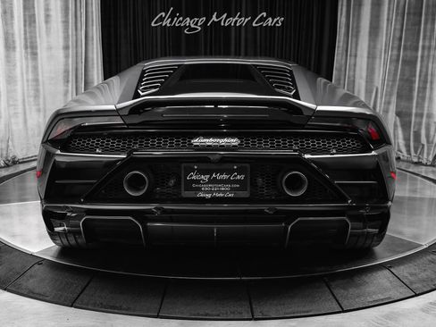 Used 2022 Lamborghini Huracan EVO RWD image 4