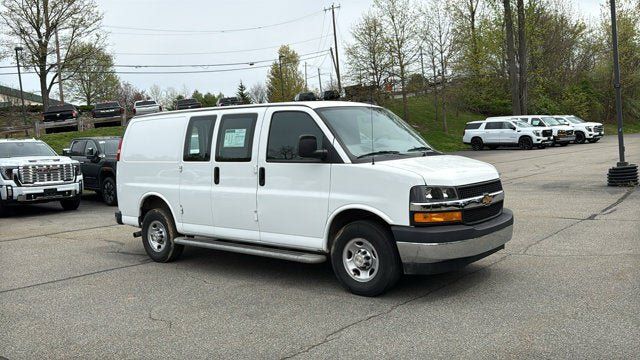 Used 2024 Chevrolet Express 2500 w/ Driver Convenience Package RWD image 2