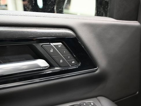 New 2026 GMC Yukon XL Denali w/ Denali Reserve Package image 32