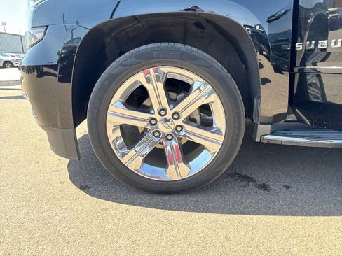 Used 2017 Chevrolet Suburban Premier AWD/4WD image 24