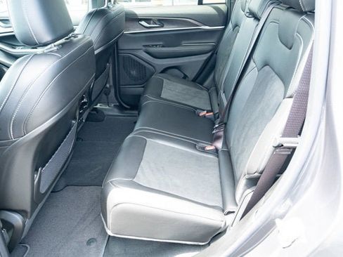 New 2026 Jeep Grand Cherokee Altitude AWD/4WD image 27