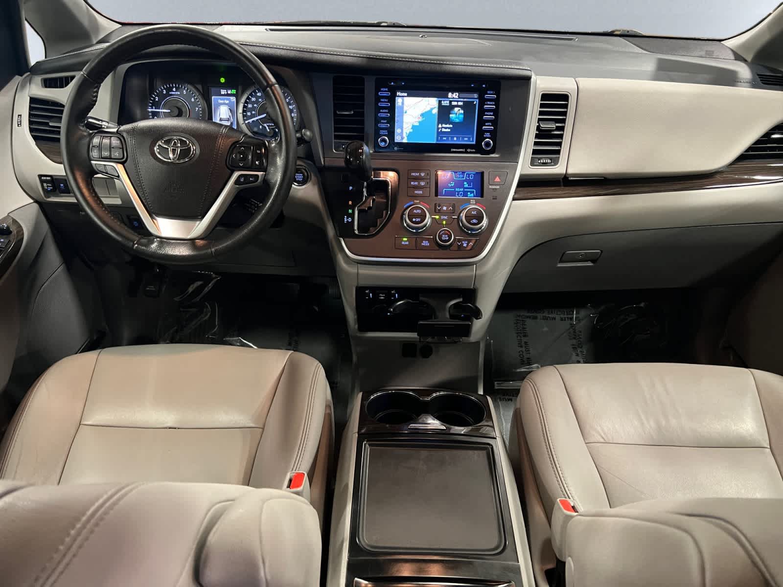Used 2020 Toyota Sienna XLE Premium AWD/4WD image 9