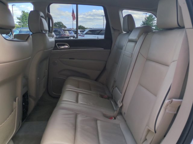 Used 2017 Jeep Grand Cherokee Overland w/ Jeep Active Safety Group AWD/4WD image 14