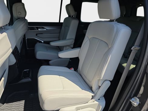 New 2026 Jeep Grand Wagoneer 4WD image 10