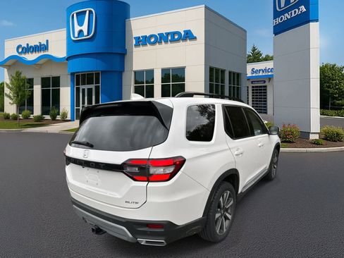 Certified 2023 Honda Pilot Elite image 6
