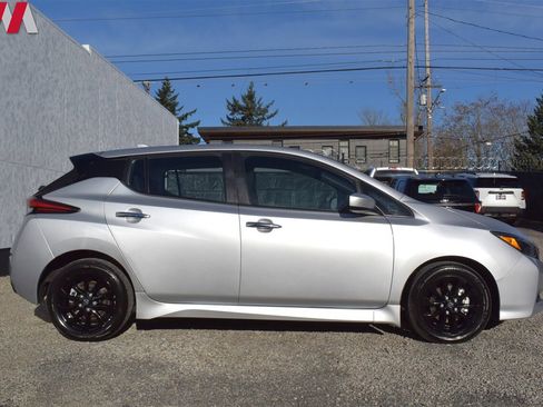 Used 2022 Nissan Leaf S image 6