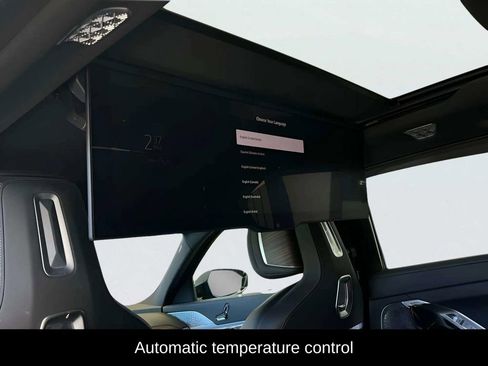 Used 2023 BMW 760i xDrive image 11