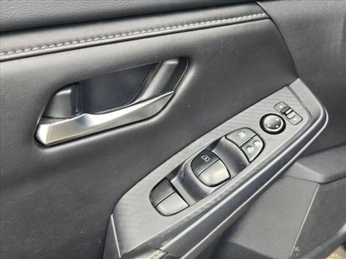 Used 2024 Nissan Sentra SV FWD image 12