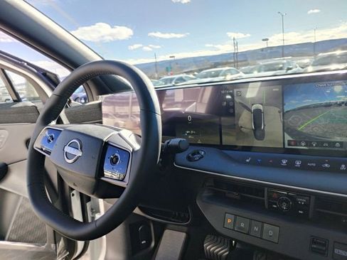 New 2026 Nissan Leaf Platinum+ w/ Cargo Package (Platinum+) FWD image 18