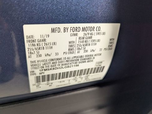 Used 2020 Ford Explorer XLT image 32