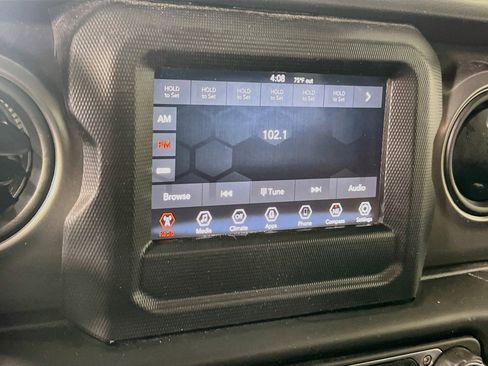 Used 2023 Jeep Wrangler Sport AWD/4WD image 14