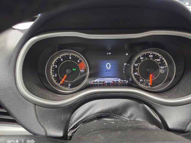 Used 2017 Jeep Cherokee Limited AWD/4WD image 7
