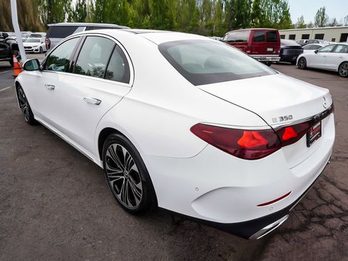 Used 2025 Mercedes-Benz E 350 4MATIC Sedan image 4