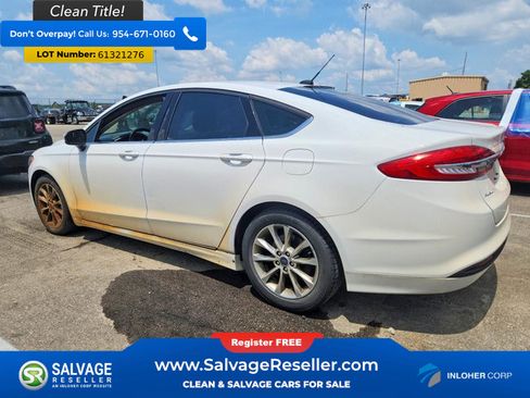 Used 2017 Ford Fusion SE FWD image 3