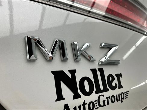Used 2020 Lincoln MKZ w/ Convenience Package FWD image 8