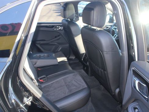 Used 2020 Porsche Macan AWD/4WD image 15